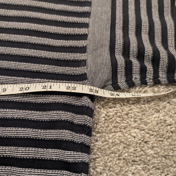 Zara Man black and grey striped pre-owned  size L sweater. - Picture 5 of 7